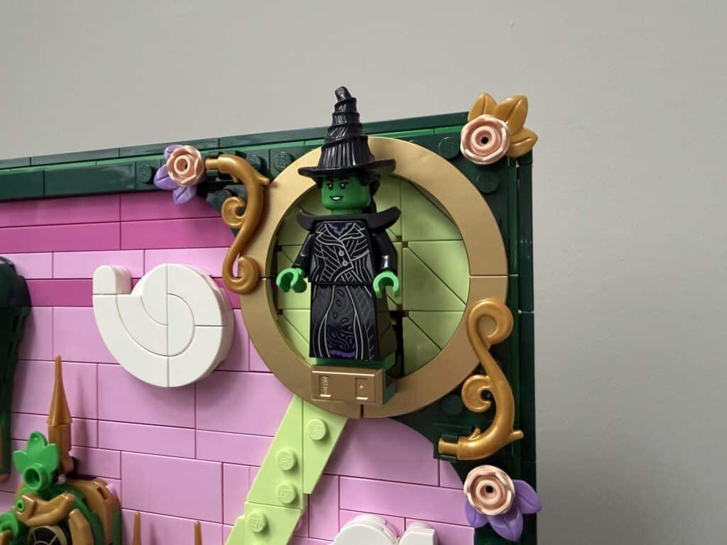 lego wicked 75685 emerald city wall art00004