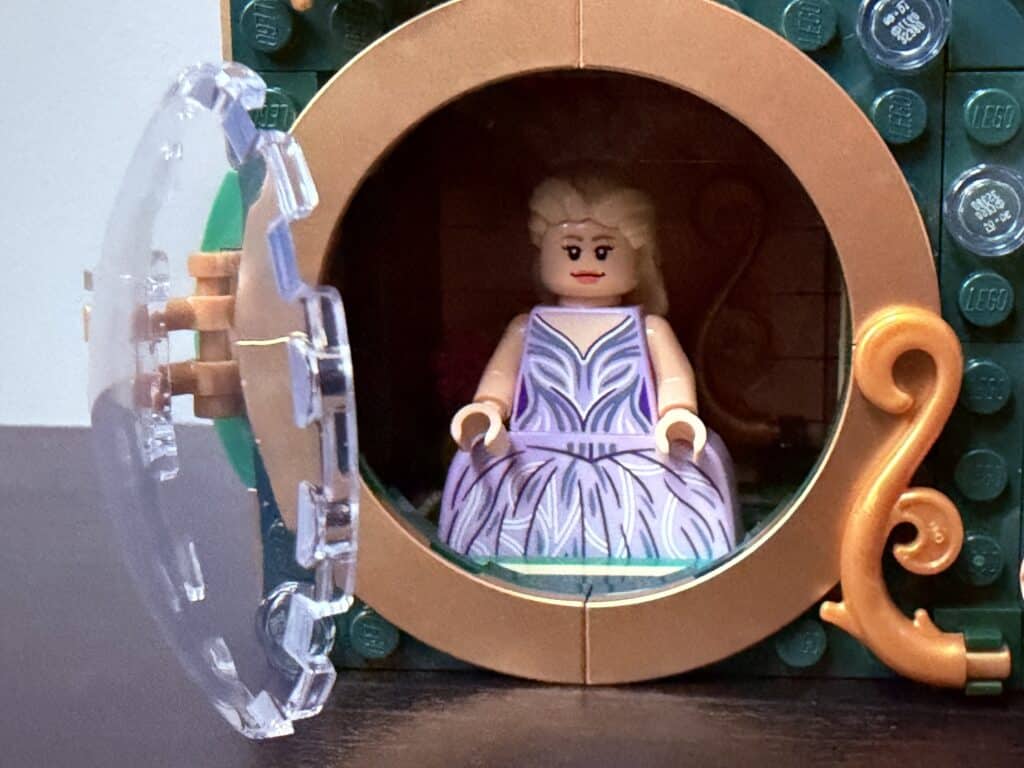 lego wicked 75685 emerald city wall art00032