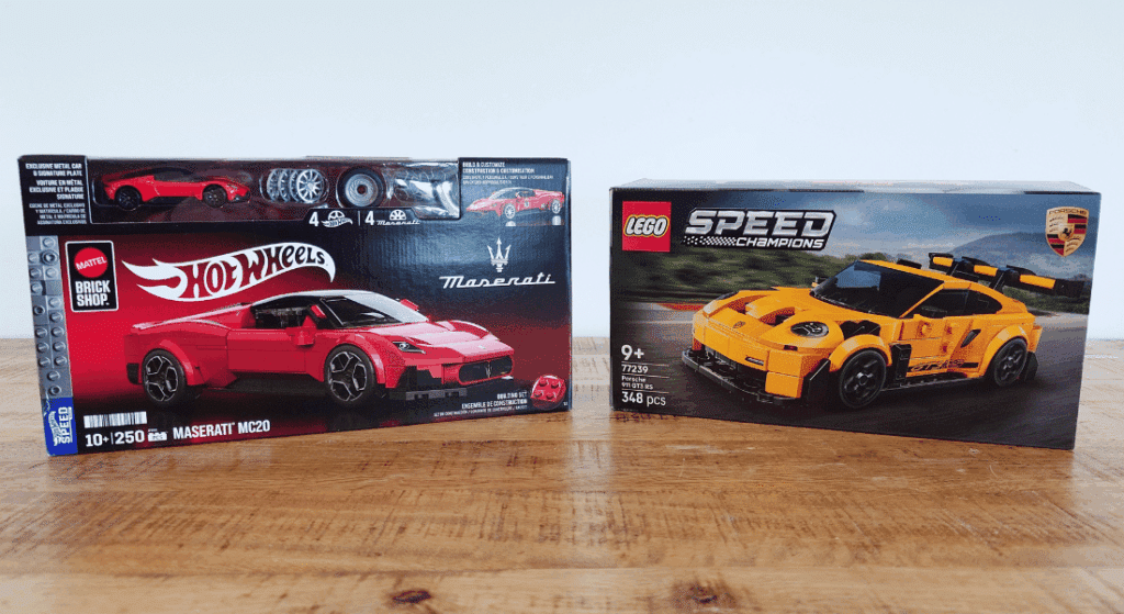 lego vs. mattel brick shop porsche 911 gt3 rs en maserati mc20 naast elkaar (1)