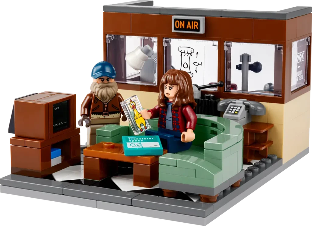 lego 40891 stranger things wsqk radio station (3)