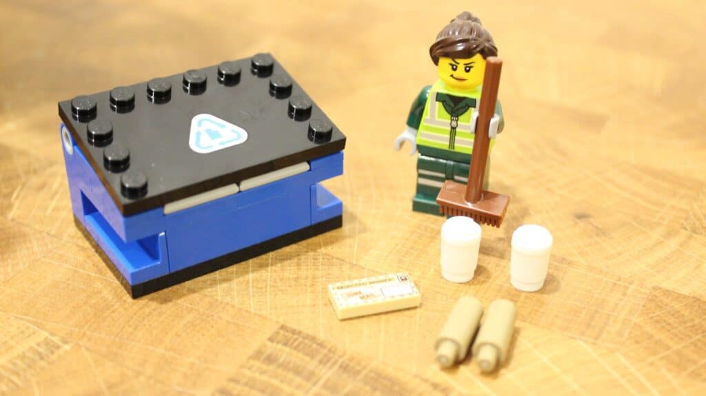 lego city 60495 recycling truck 03