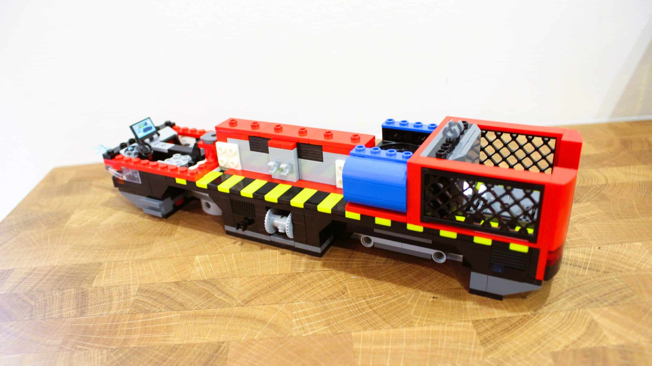 lego city 60499 airport fire engine 10