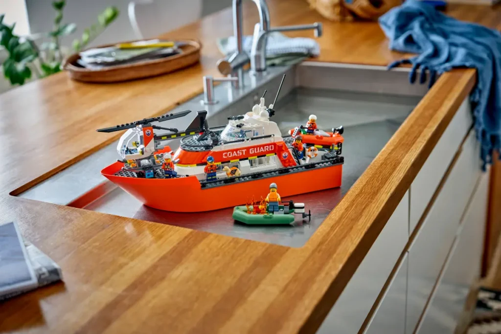 lego city 60504 coast guard rescue boat & helicopter (2)