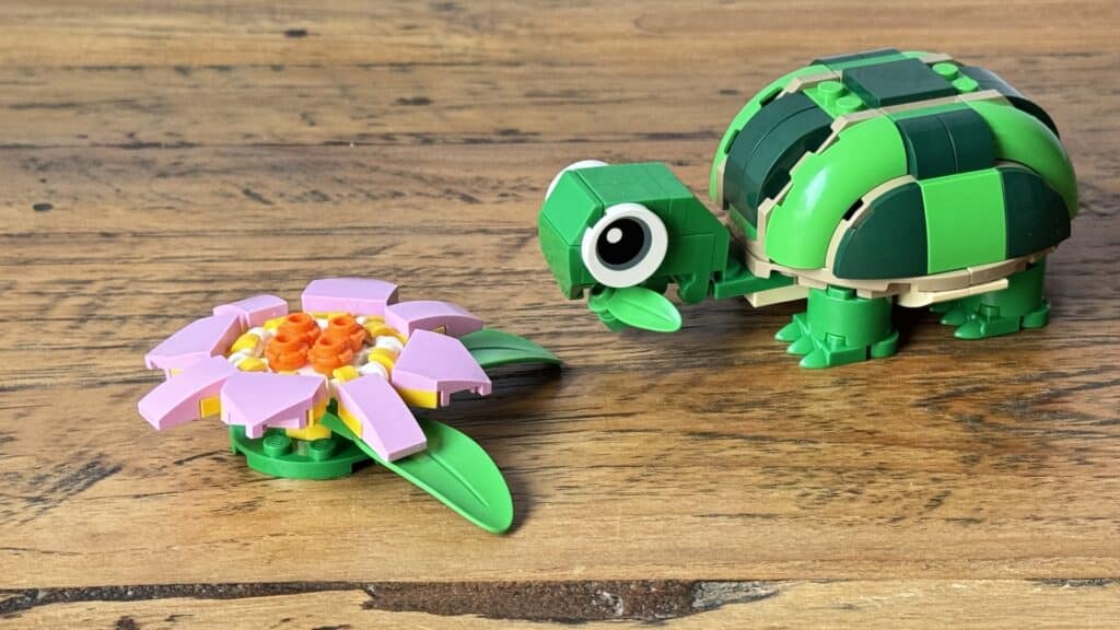 lego creator 3 in 1 31377 turtle with a waterlily4