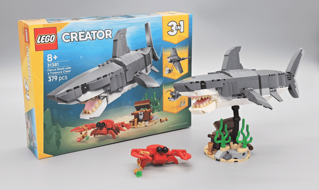 lego creator 31381 fierce shark with a treasure chest (1)