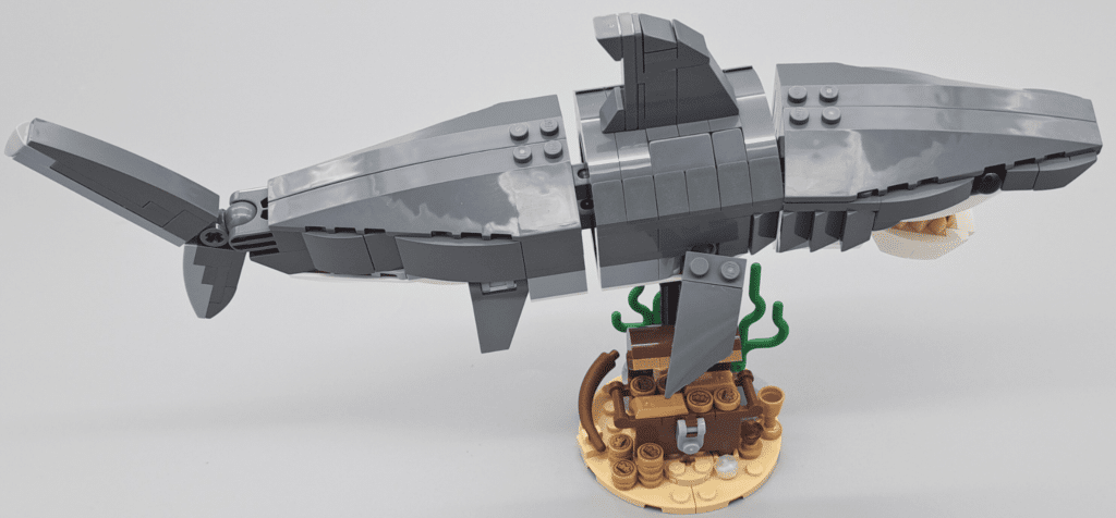 lego creator 31381 fierce shark with a treasure chest (3)