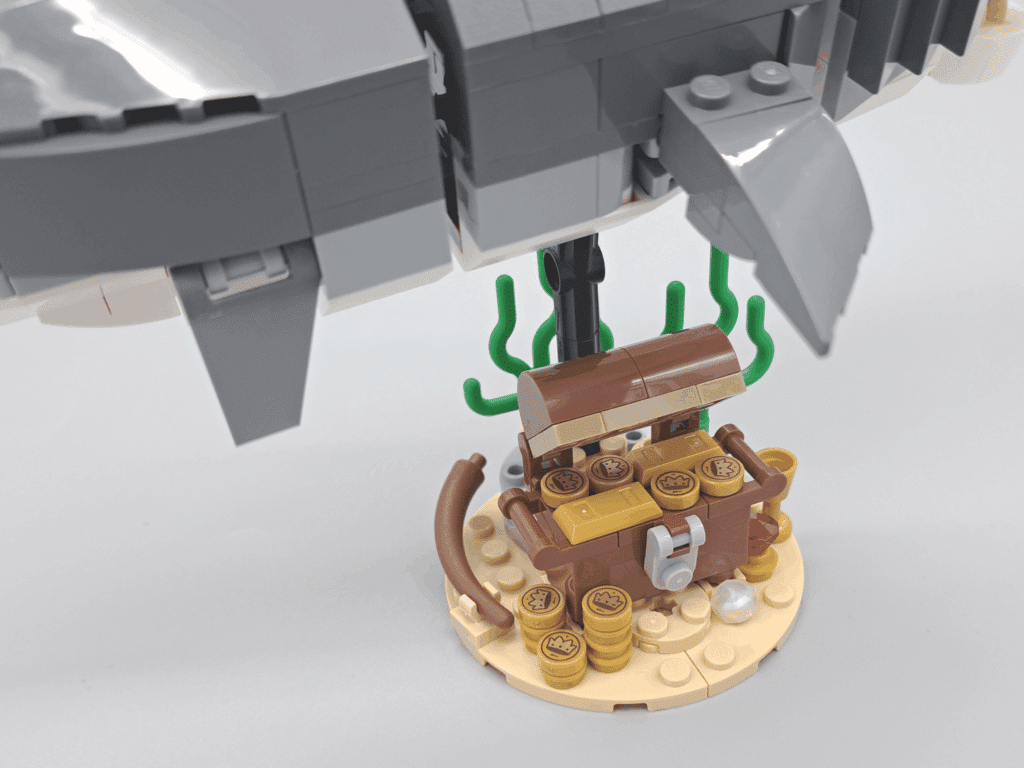 lego creator 31381 fierce shark with a treasure chest (5)