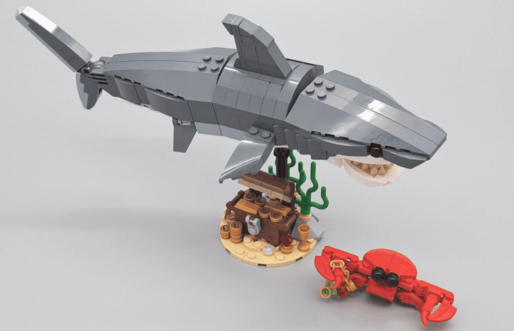 lego creator 31381 fierce shark with a treasure chest (6)