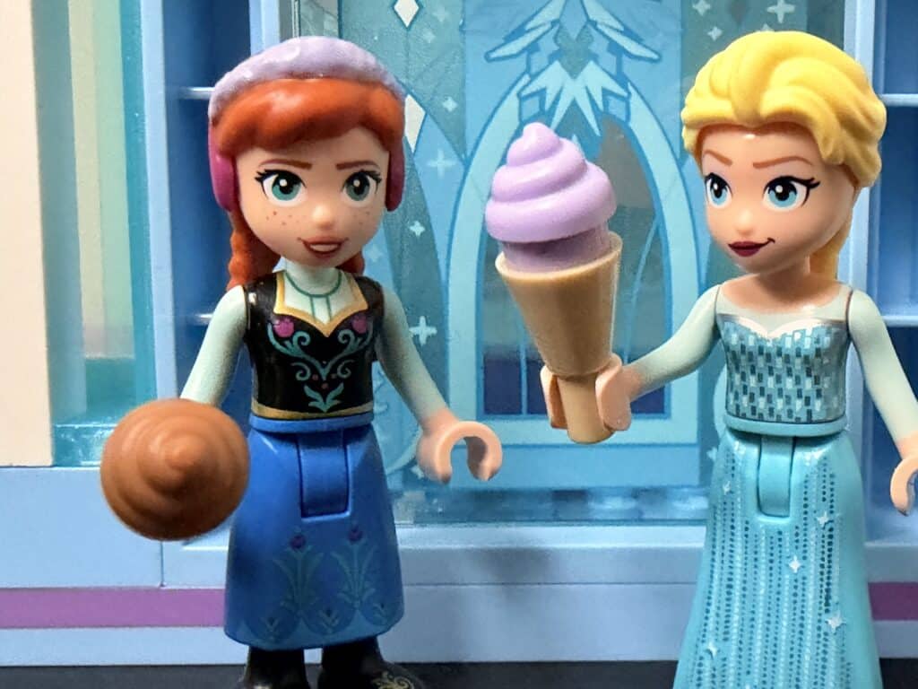 lego disney 43281 elsa’s ice castle and snow ride00004