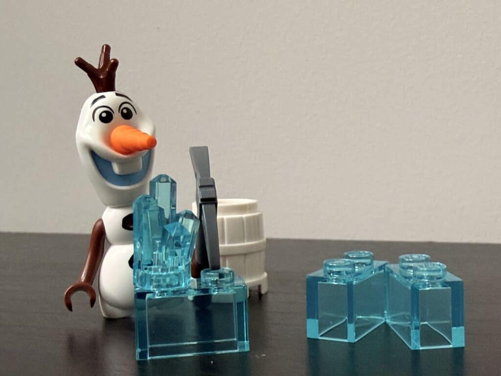 lego disney 43281 elsa’s ice castle and snow ride00005