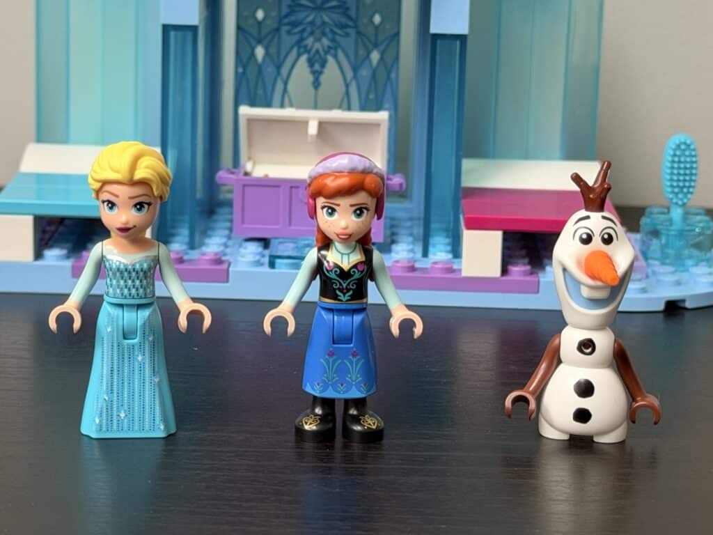 lego disney 43281 elsa’s ice castle and snow ride00007