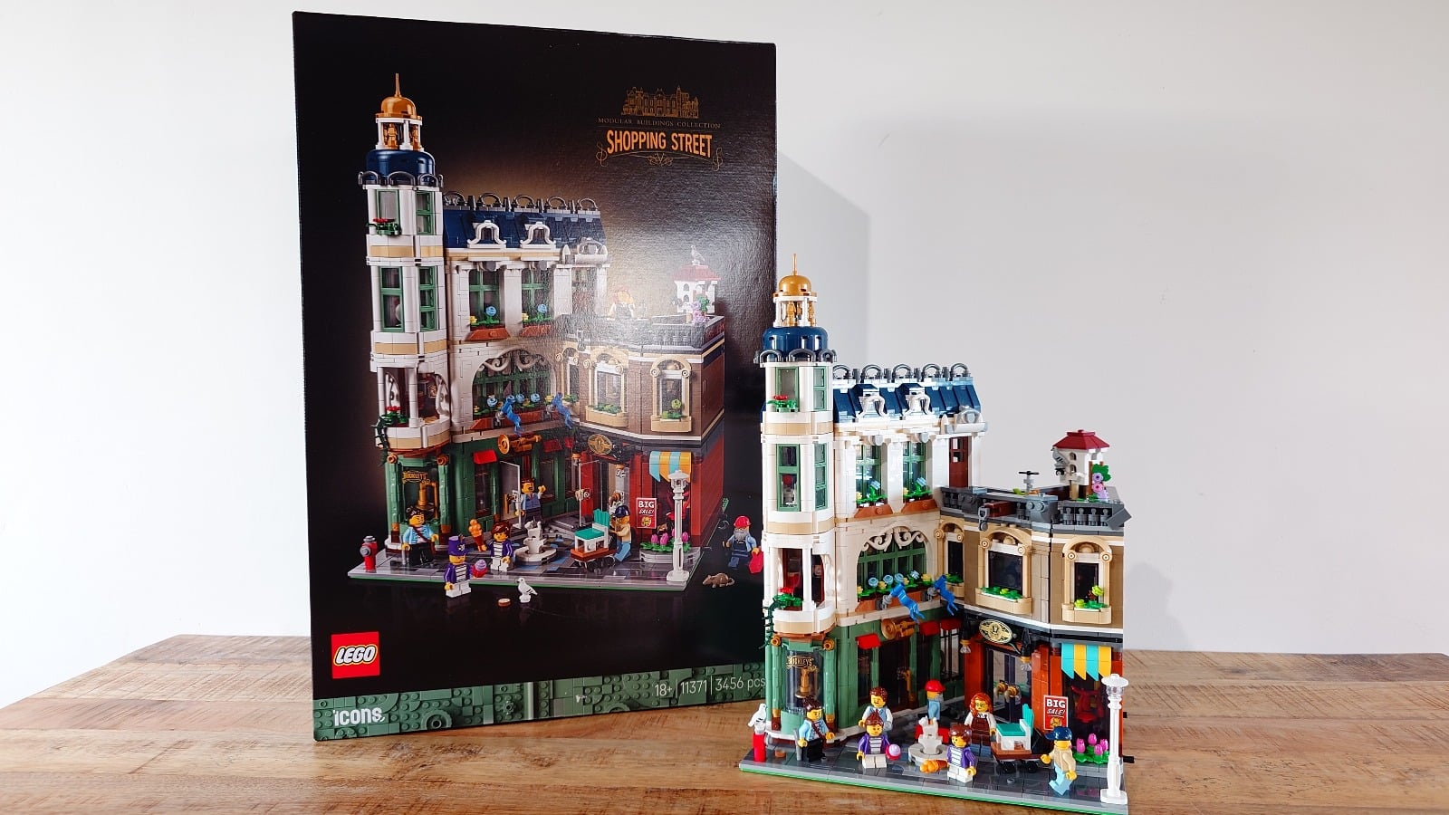 Review: LEGO Icons 11371 Shopping Street – prijst zichzelf uit de markt