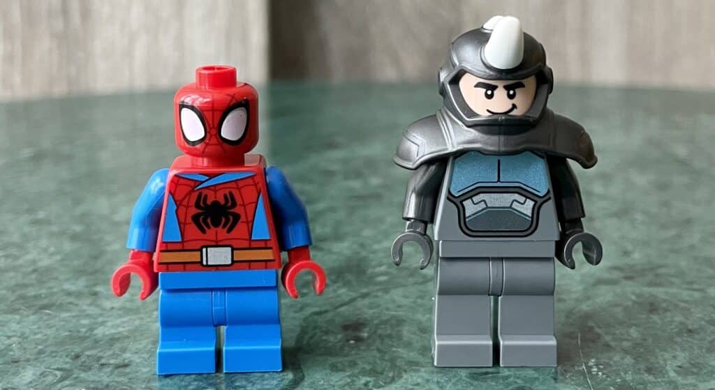 11206 spidey on his motorcycle vs. rhino