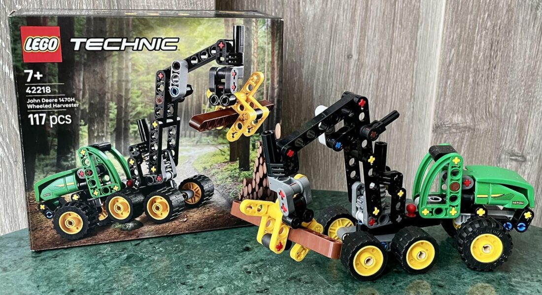 Review: LEGO Technic 42218 John Deere 1670H Wheeled Harvester – landbouw in het klein!