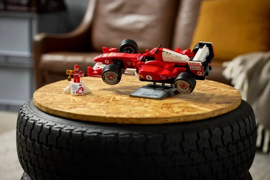 lego icons 11375 ferrari f2004 & michael schumacher (4)