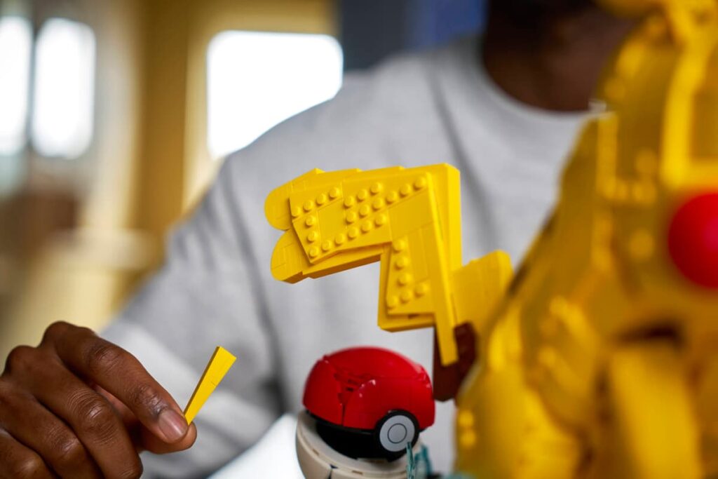 lego pokémon 72152 pikachu and poké ball (4)