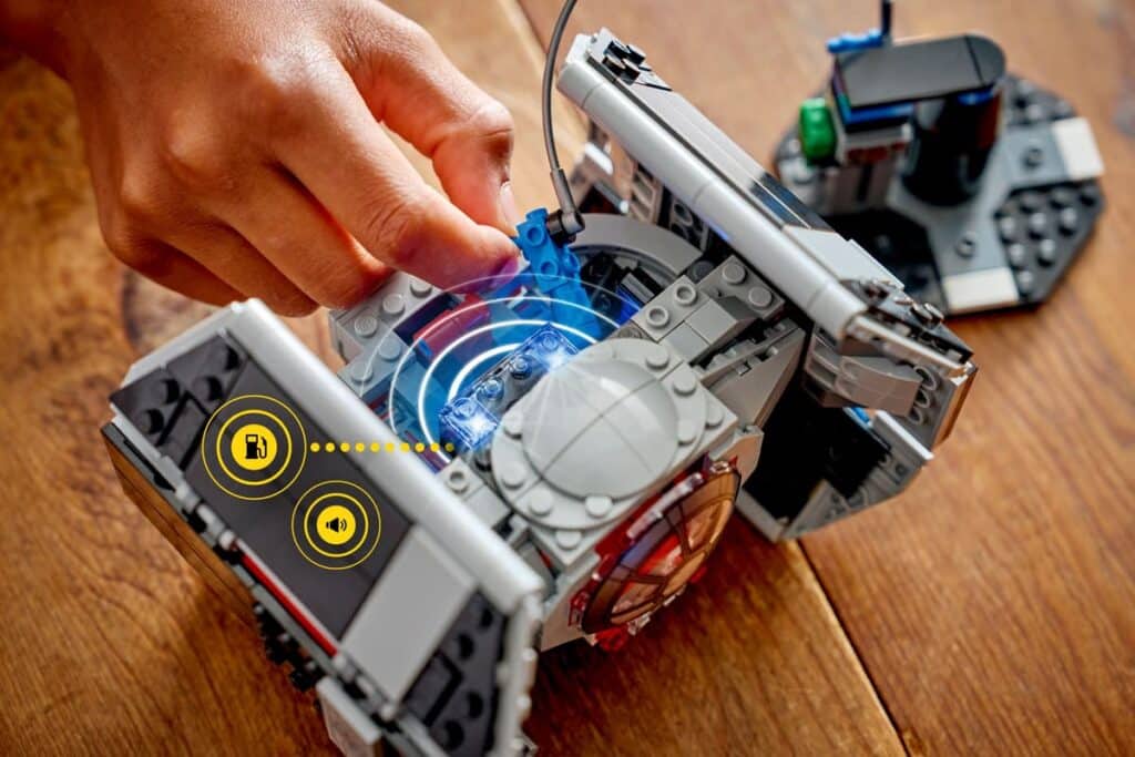 lego star wars 75421 smart play darth vaders tie fighter (3)