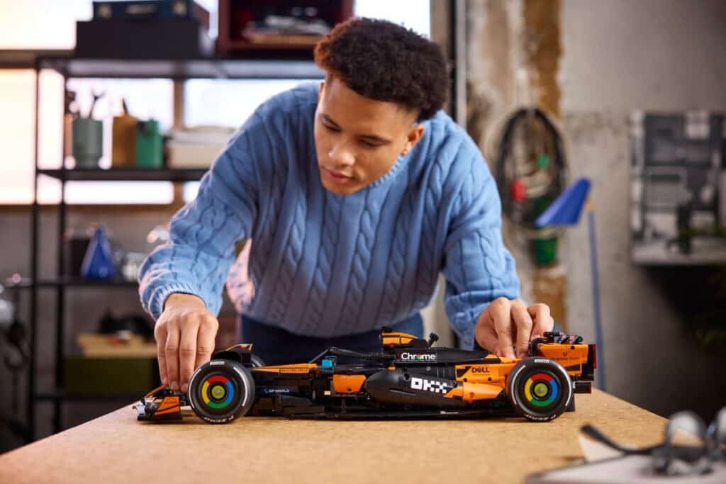 lego technic 42228 mclaren mcl39 f1 car (1)