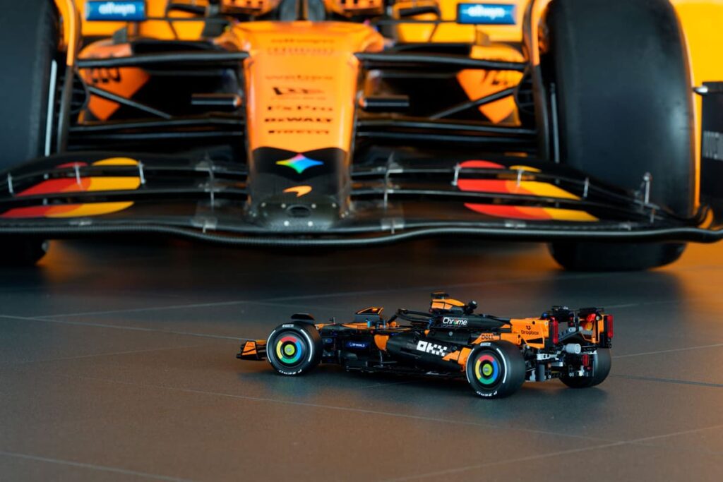 lego technic 42228 mclaren mcl39 f1 car (10)