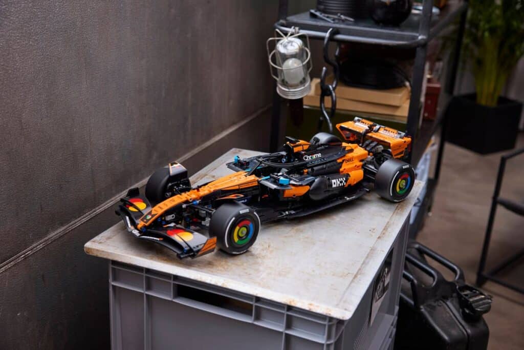 lego technic 42228 mclaren mcl39 f1 car (9)