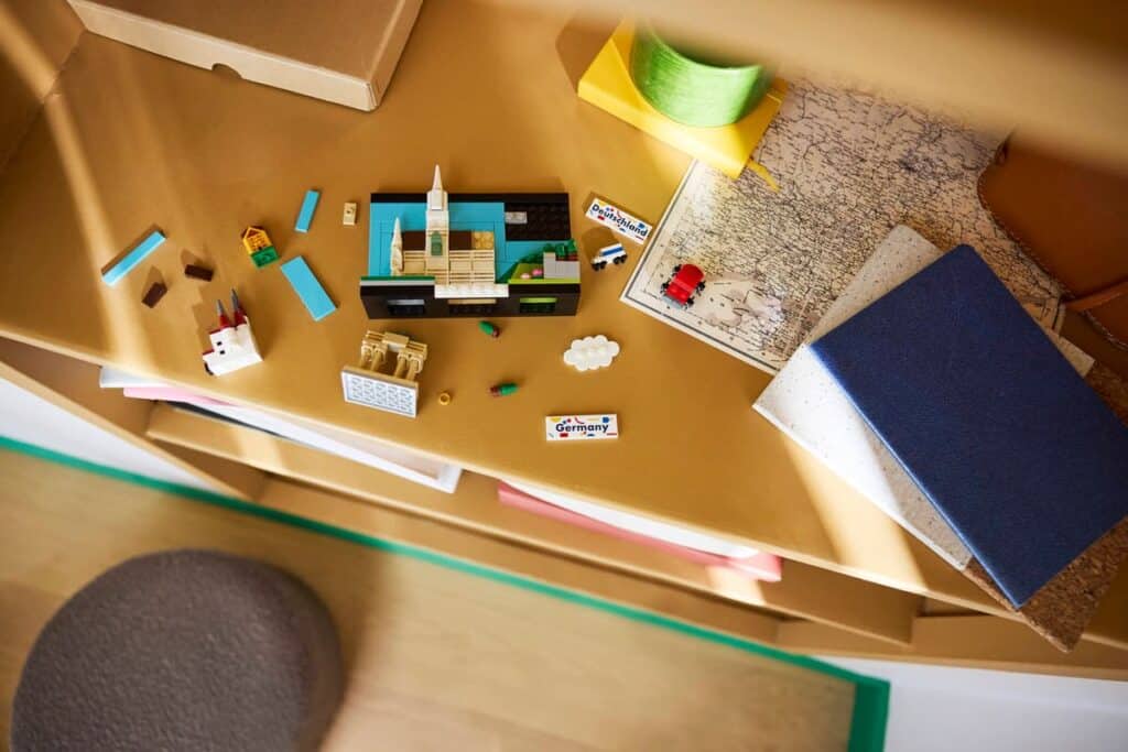 lego 40954 germany postcard (1)