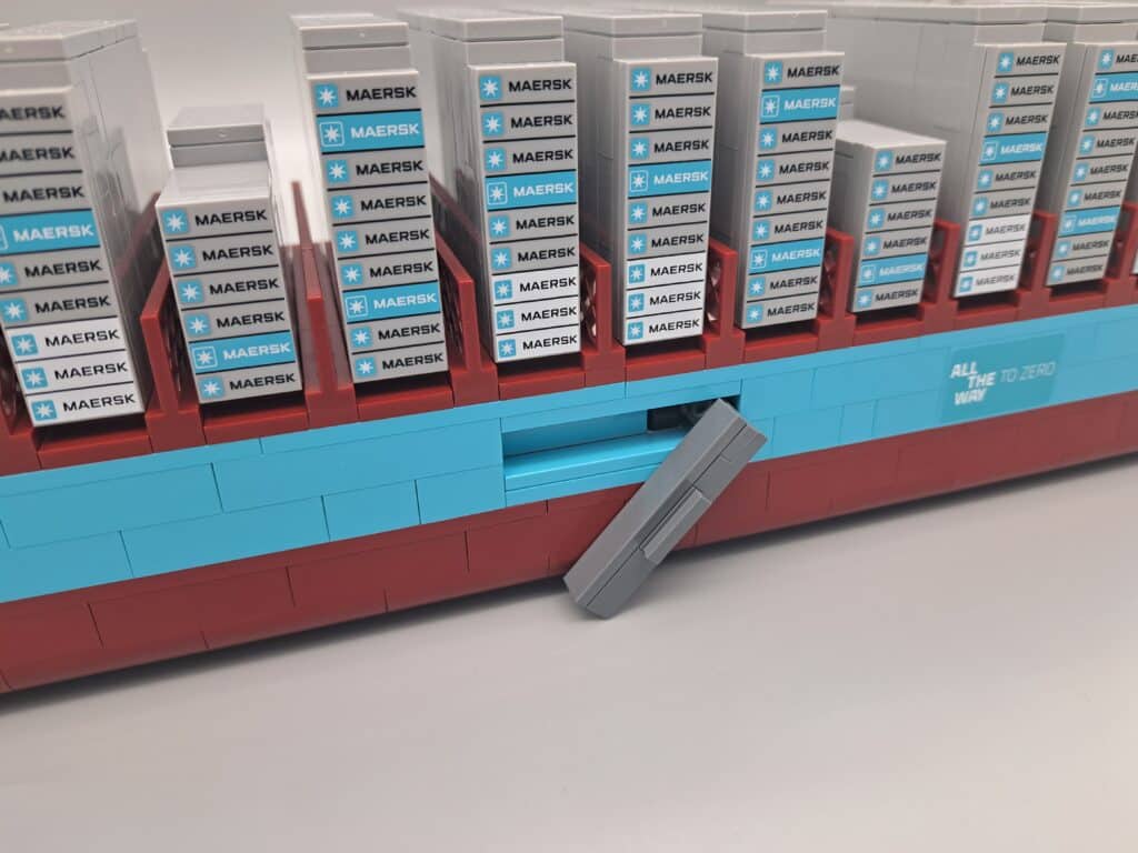 lego 40955 maersk dual fuel container vessel (1)