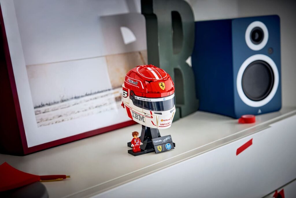 lego editions 43014 scuderia ferrari hp charles leclerc helmet (4)