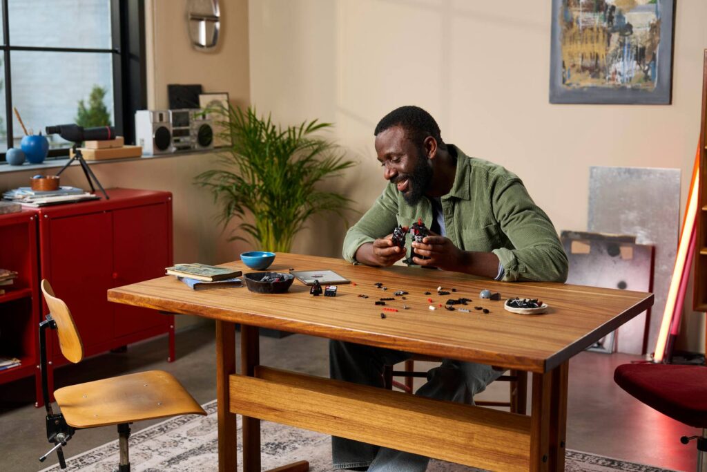 lego star wars 75439 darth vader bust (1)