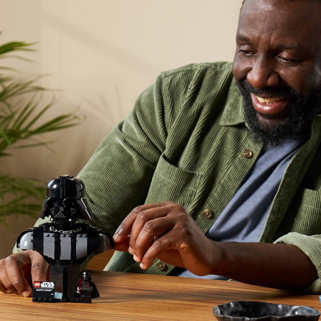 lego star wars 75439 darth vader bust (4)