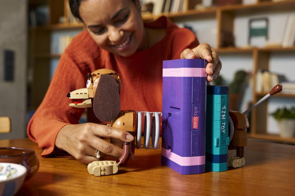 lego disney 43301 toy story slinky dog bookends (1)