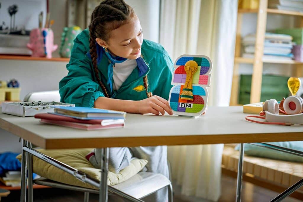 lego editions 43032 fifa world cup 2026 official emblem (2)