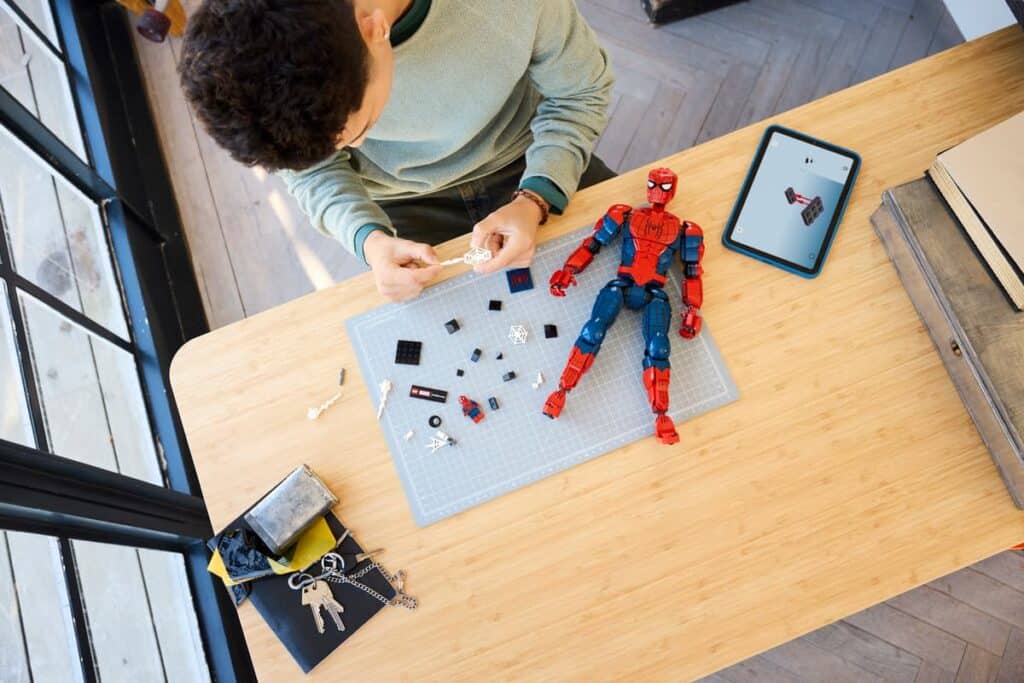 lego marvel 76346 spider man figure (1)