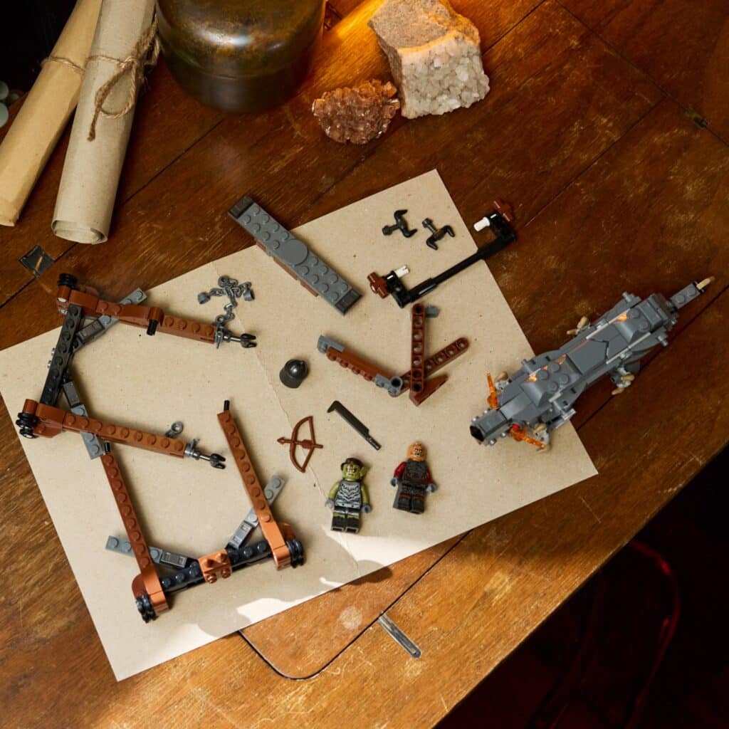 lego icons 40893 the lord of the rings grond (2)