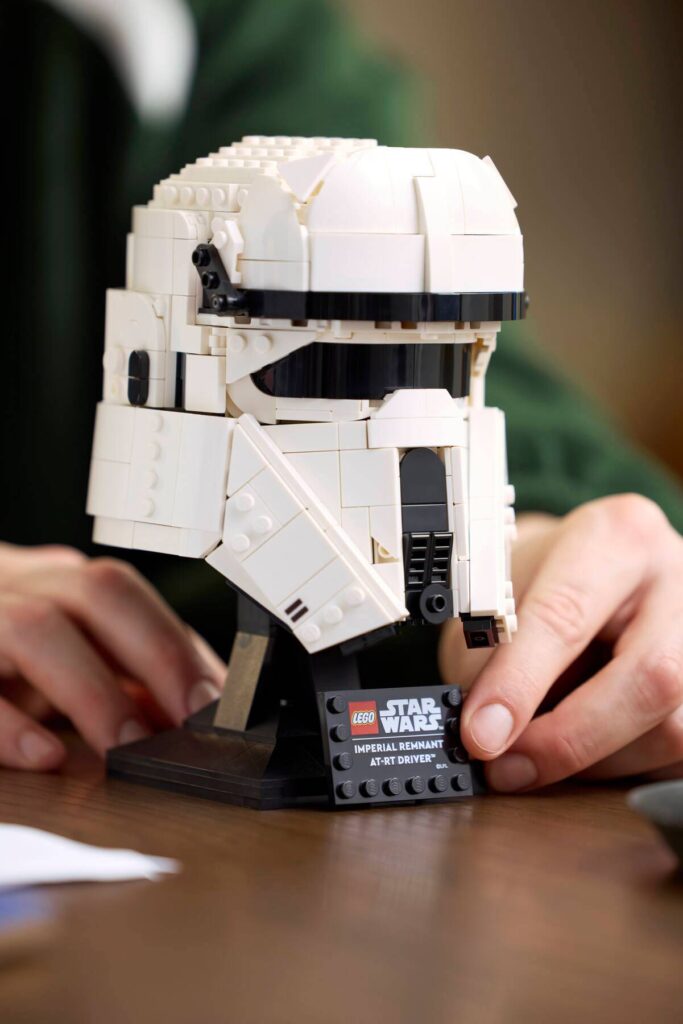 lego star wars 75458 imperial remnant at rt driver helmet (3)