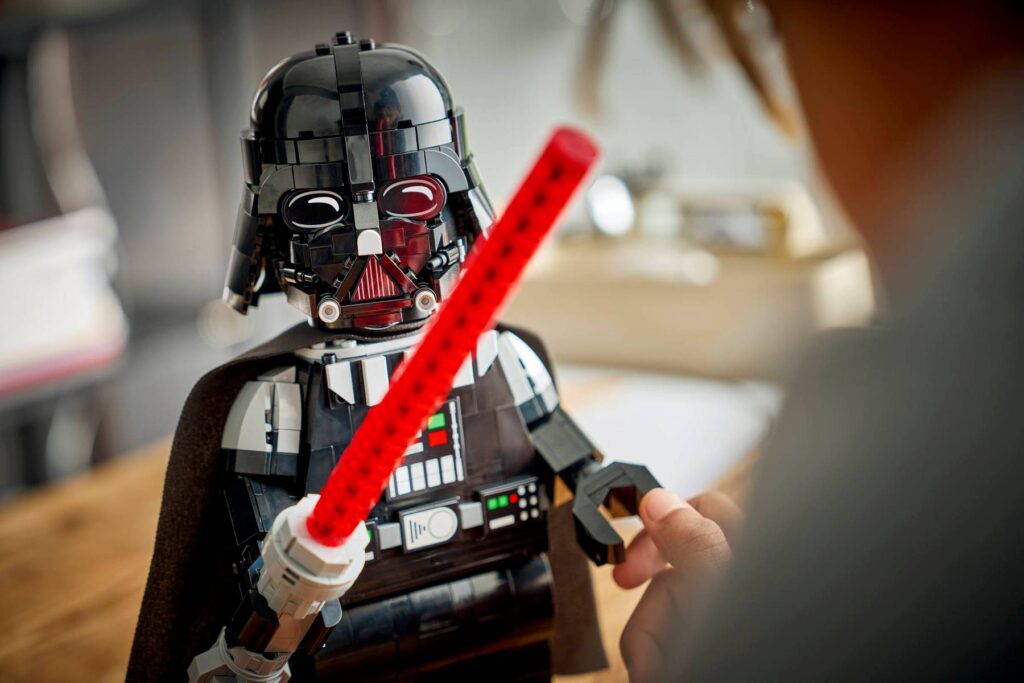 lego star wars 75461 up scaled darth vader minifigure (3)