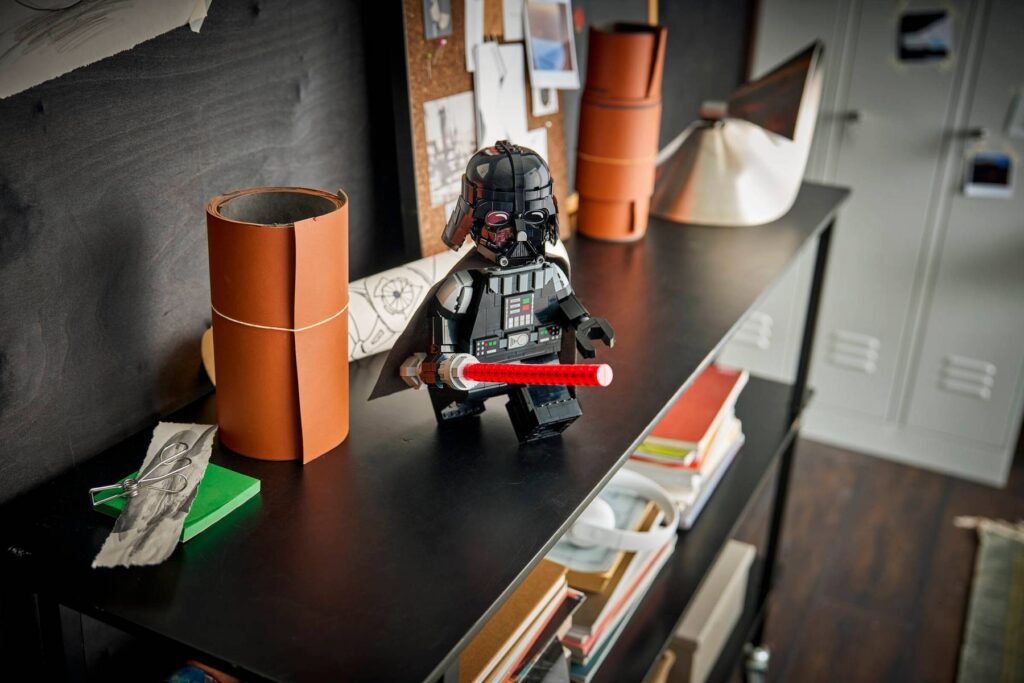 lego star wars 75461 up scaled darth vader minifigure (4)