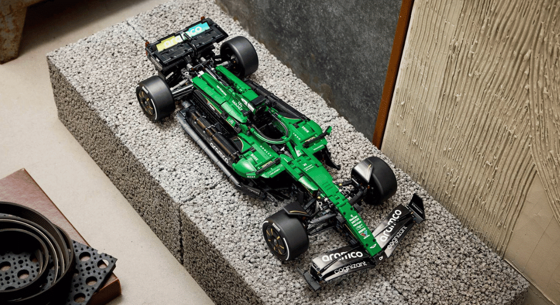 LEGO Technic 42240 Aston Martin Aramco AMR25 F1 Car onthuld – gaat het circuit op vanaf juli