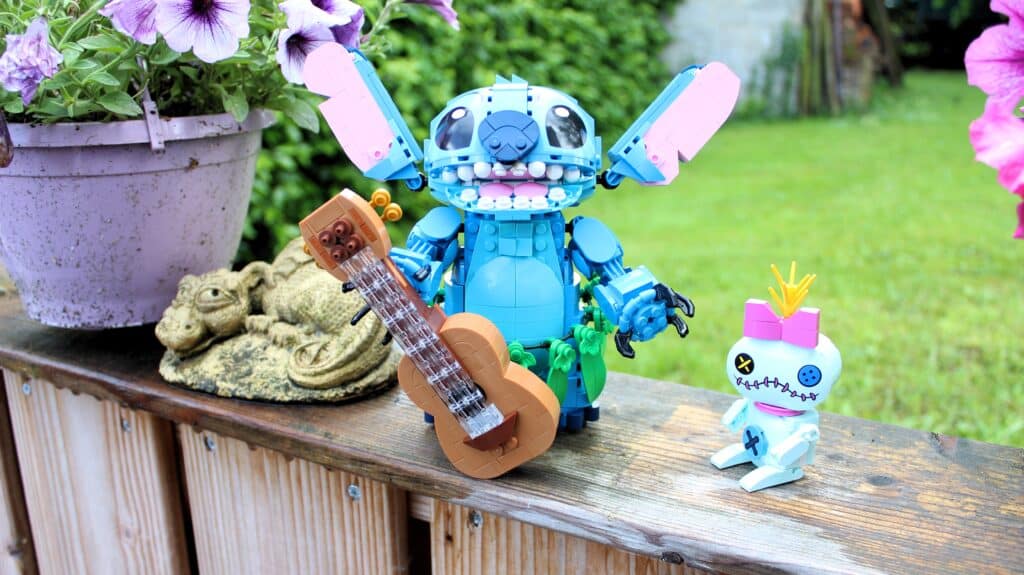 lego disney 43296 stitch & scrump 10