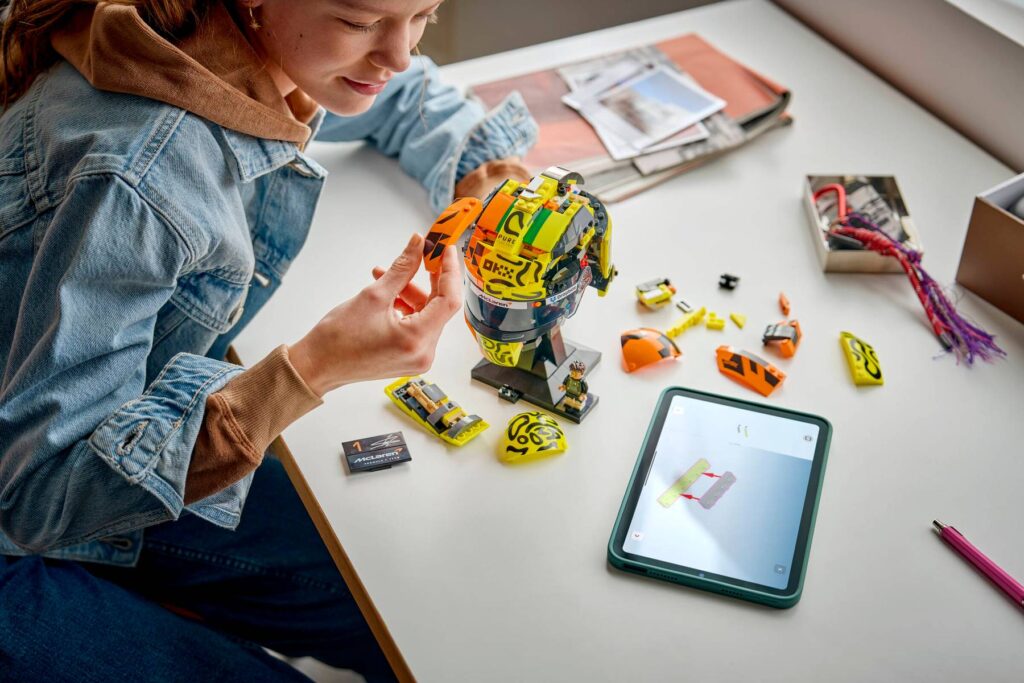 lego editions 43023 mclaren mastercard f1 team lando norris helmet (1)