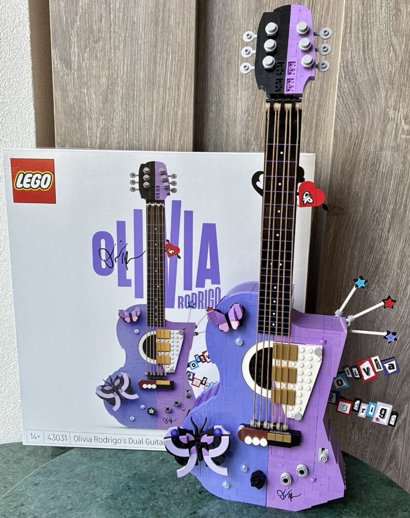 43031 olivia rodrigo's dual guitar