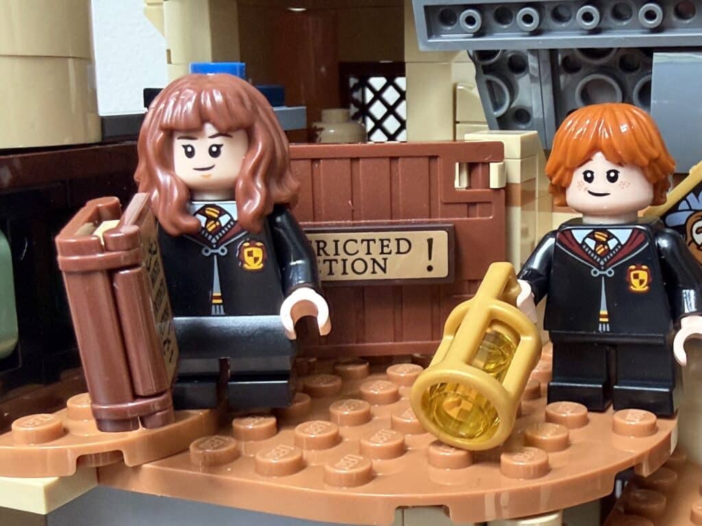lego harry potter 76473 hogwarts east wing00055