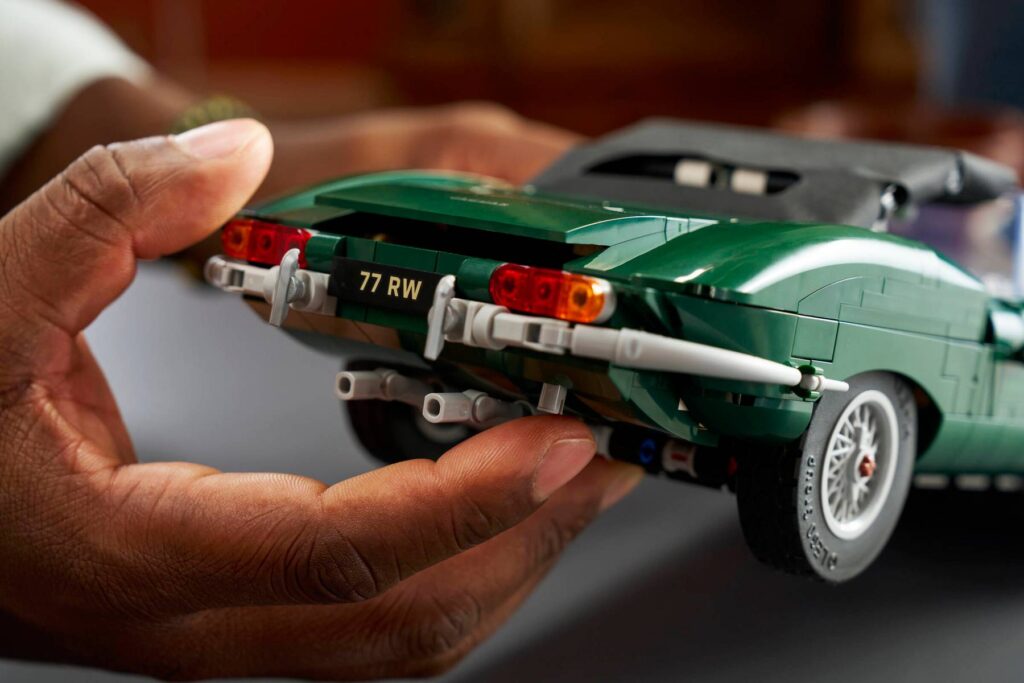 lego icons 11381 jaguar e type (4)