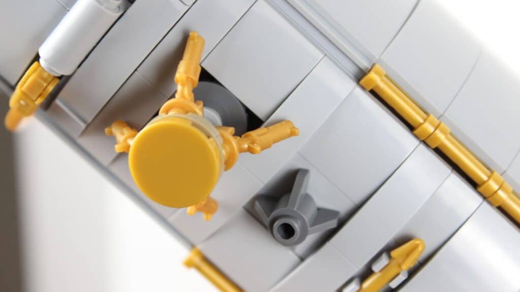 lego icons 11382 hubble space telescope 08
