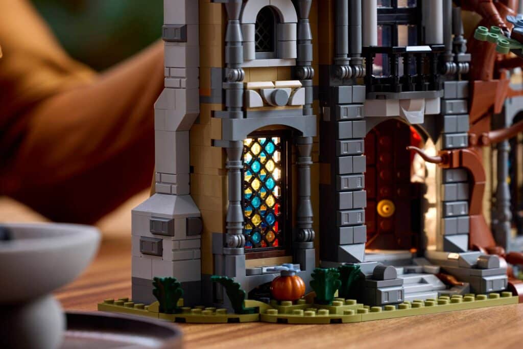 lego icons 11383 mayor manor (2)