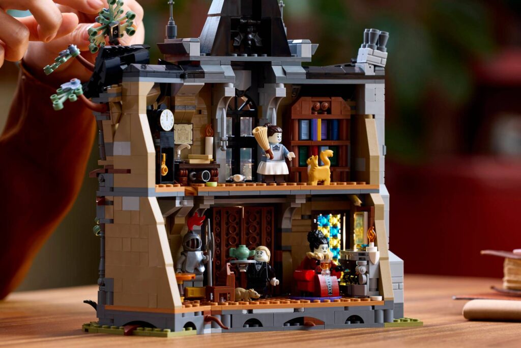 lego icons 11383 mayor manor (3)