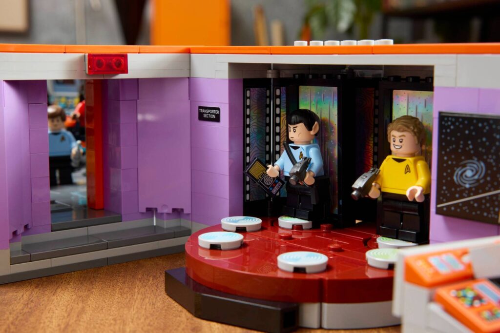 lego icons 11385 star trek u.s.s. enterprise ncc 1701 bridge (2)