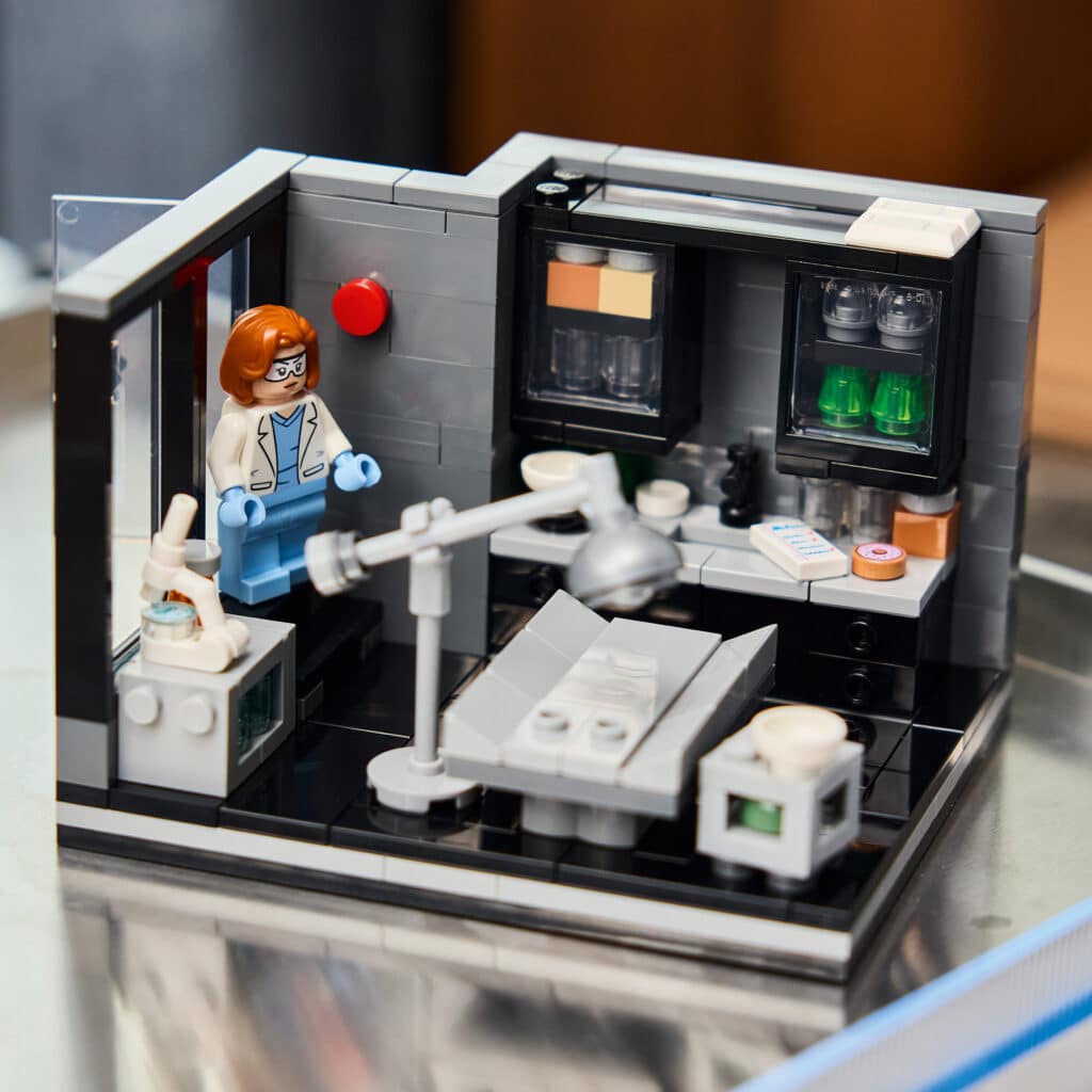 lego ideas 40896 the x files scully's lab (3)