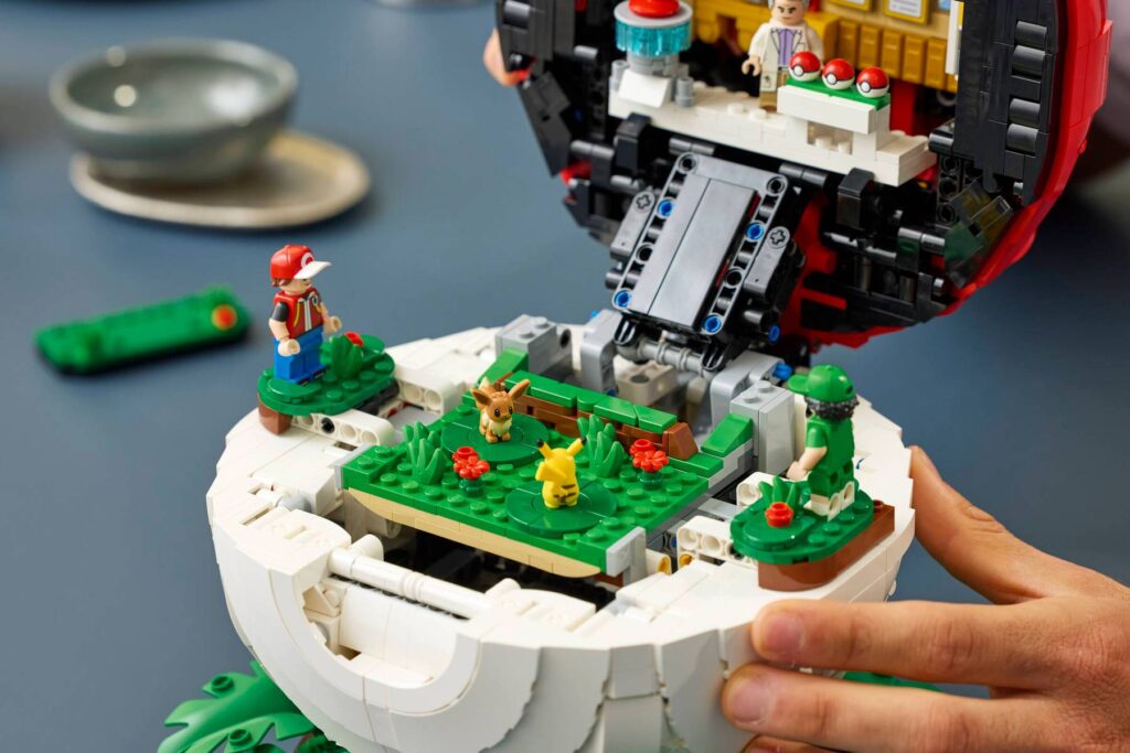 lego pokémon 72154 iconic trainer moments poké ball (5)