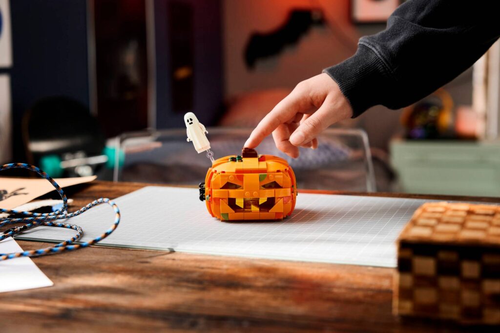 lego seasonal 40872 halloween pumpkin lantern (1)